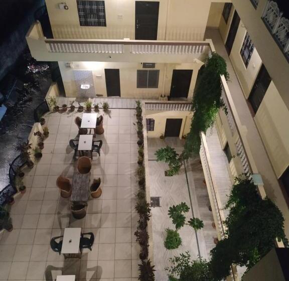 اتاق استاندارد با تخت بزرگ, Keshav Palace