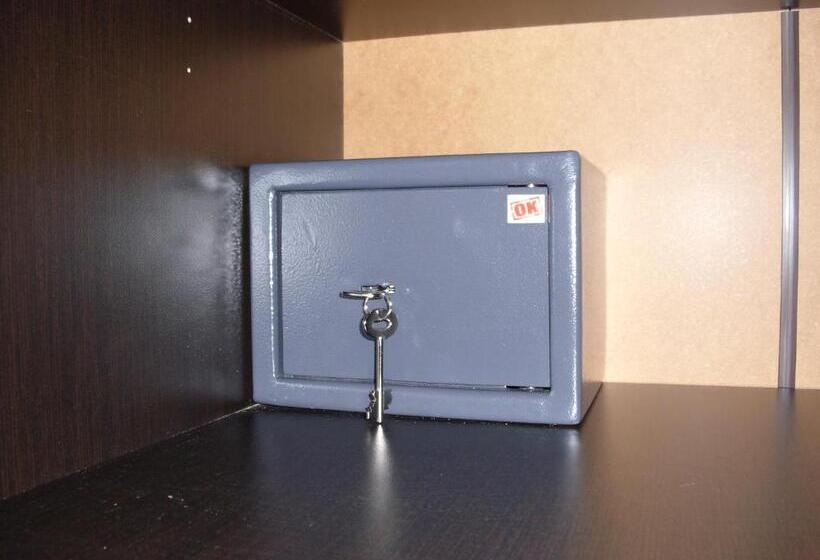 Полулюкс с Балконом, Family Hotel Malibu