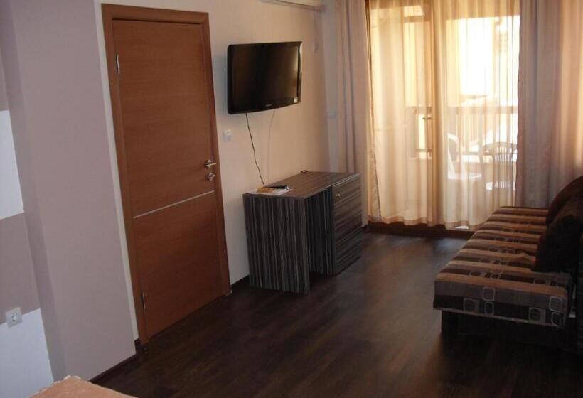 Полулюкс с Балконом, Family Hotel Malibu