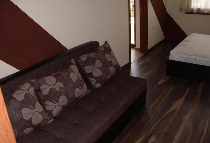 Полулюкс с Балконом, Family Hotel Malibu