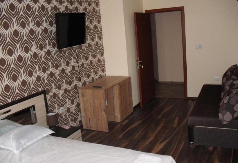 Полулюкс с Балконом, Family Hotel Malibu