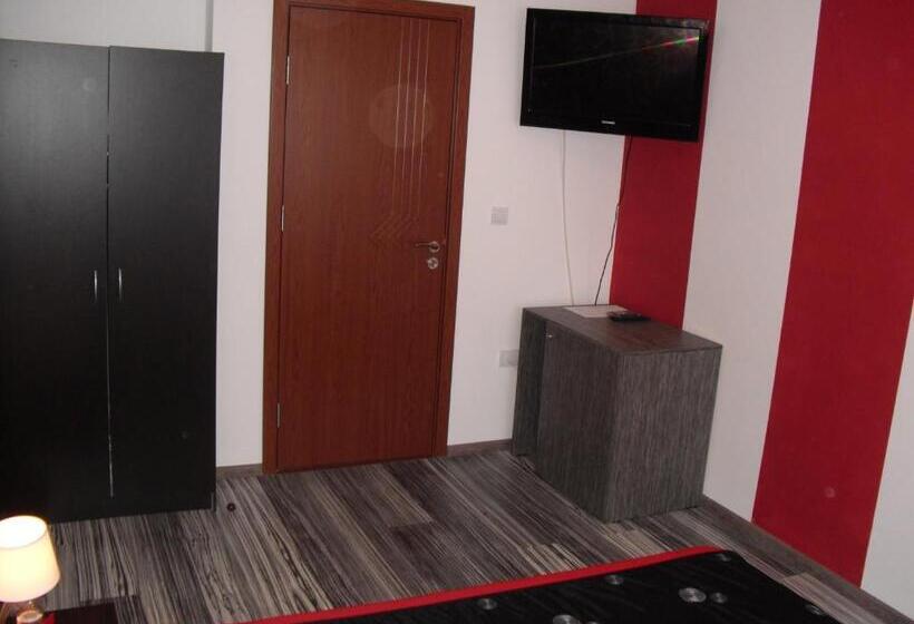 Номер Стандарт с Балконом, Family Hotel Malibu