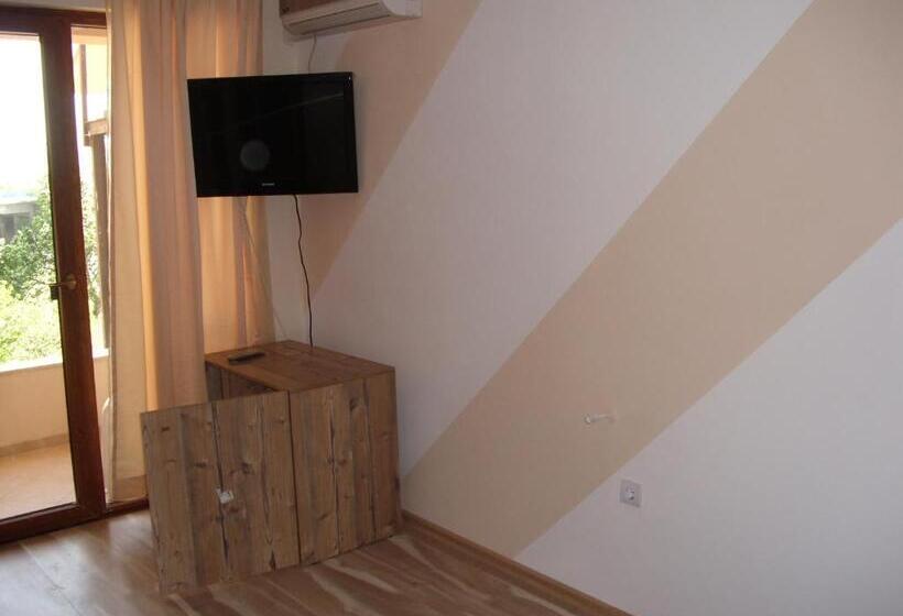 Номер Стандарт с Балконом, Family Hotel Malibu