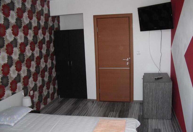 Номер Стандарт с Балконом, Family Hotel Malibu