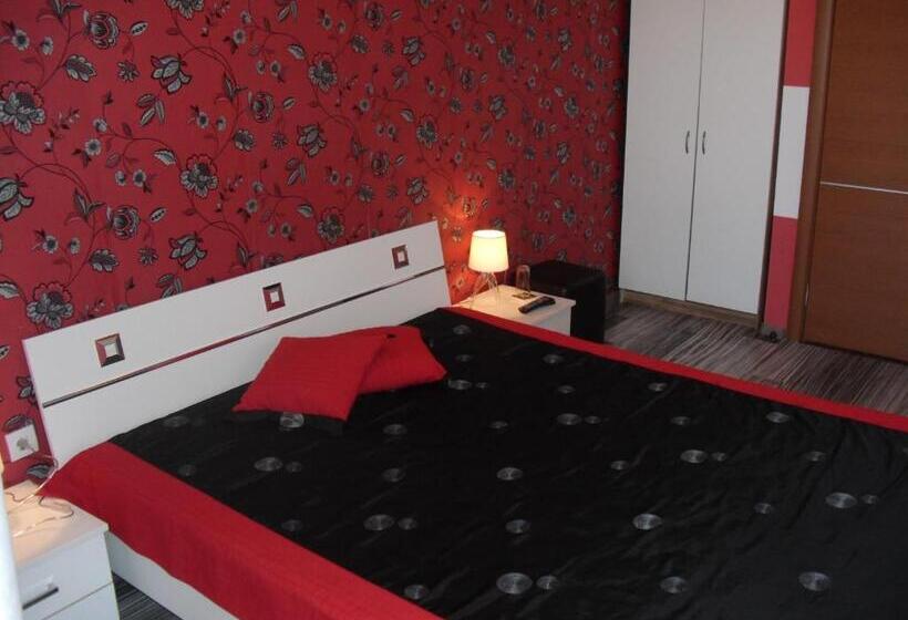 Номер Стандарт с Балконом, Family Hotel Malibu