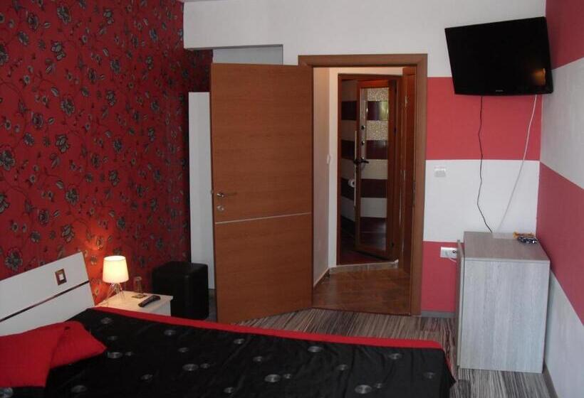 Номер Стандарт с Балконом, Family Hotel Malibu