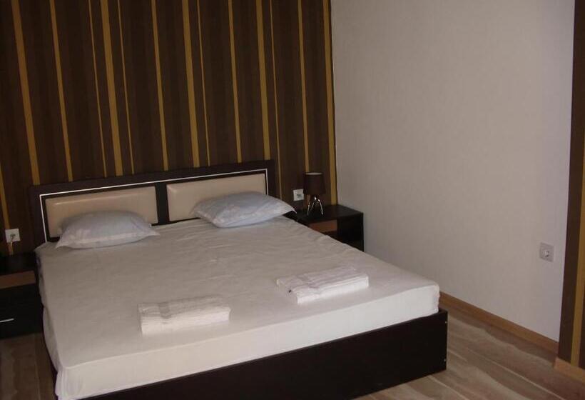 Номер Стандарт с Балконом, Family Hotel Malibu