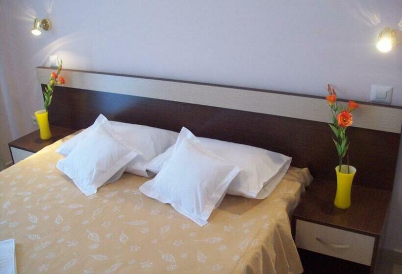 חדר סטנדרט עם מרפסת, Raul