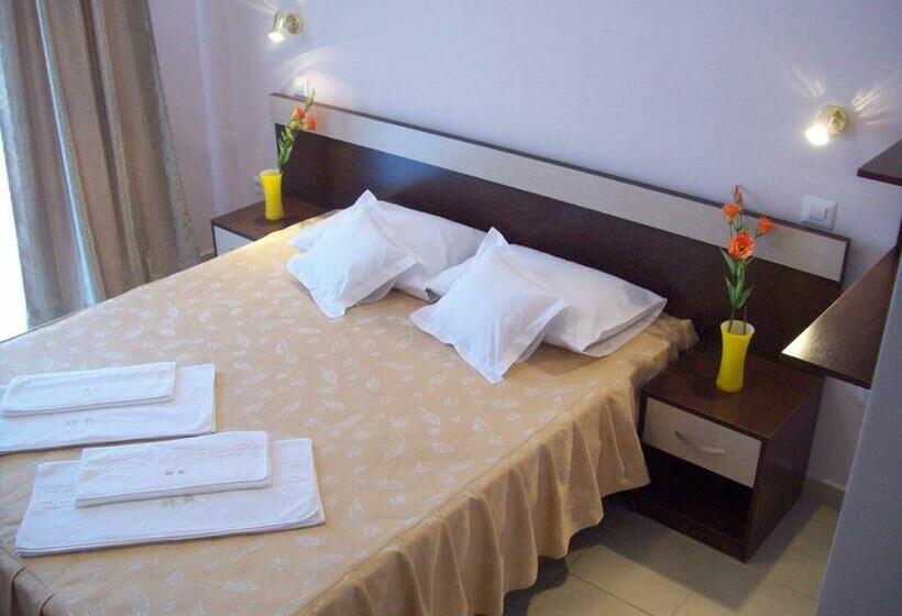 2 Bedroom Suite with Balcony, Raul