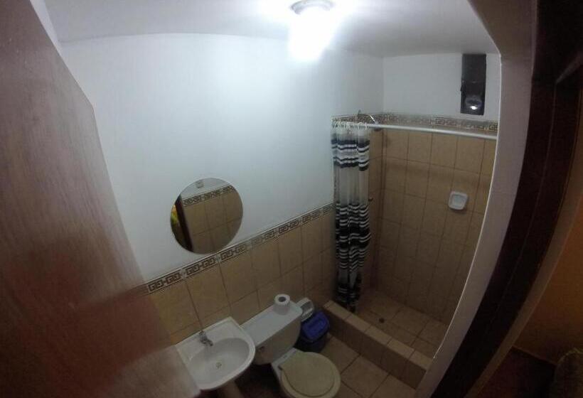 غرفة قياسية فردية, Aldos Guest House