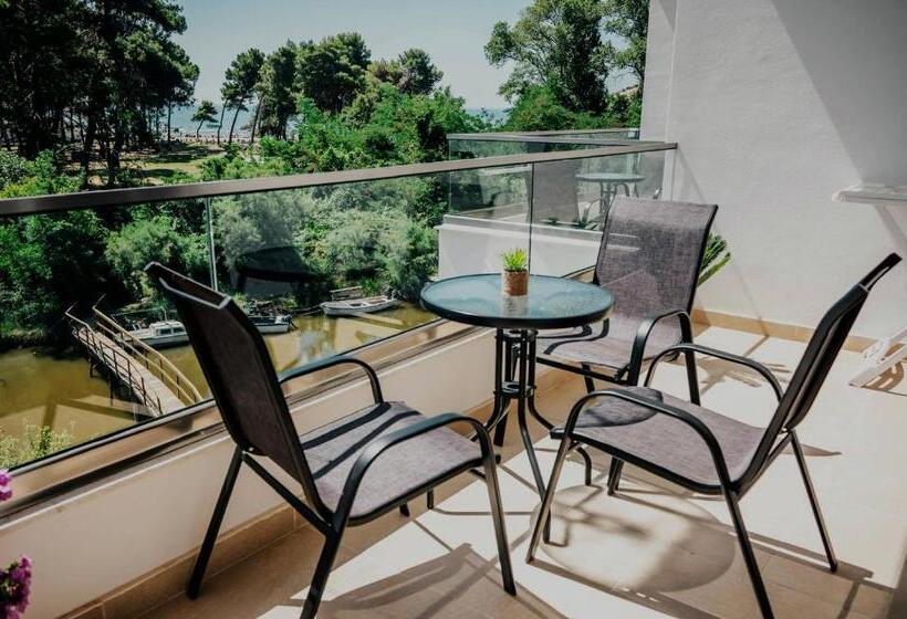 Triple Room Sea View, Apartments Cungu
