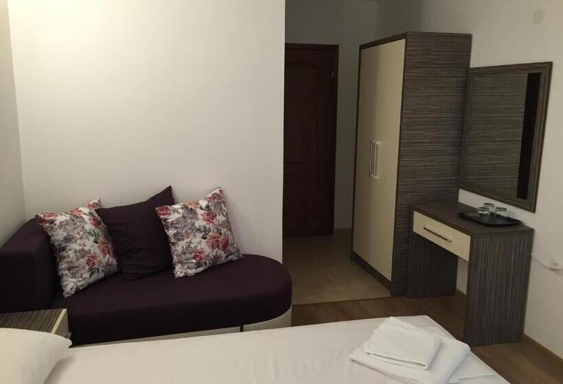 Triple Room Sea View, Apartments Cungu