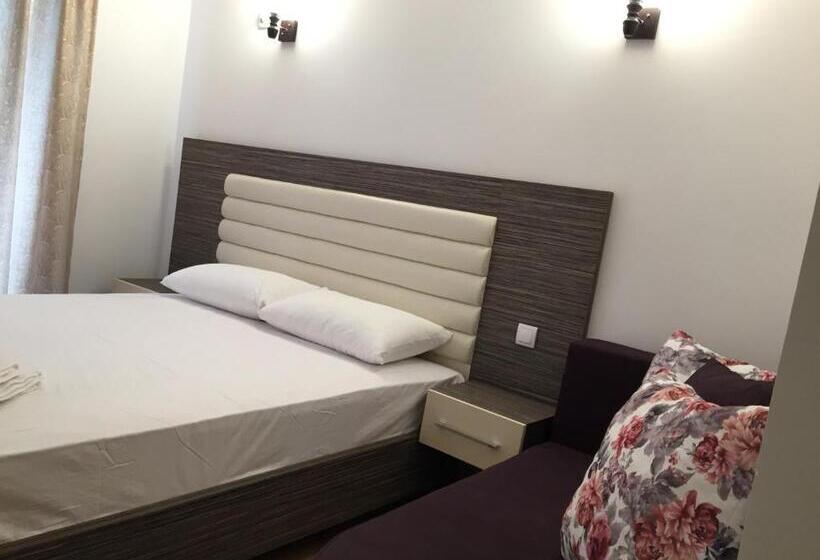 Triple Room Sea View, Apartments Cungu