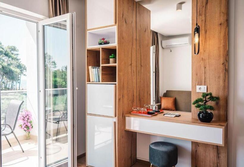 Triple Room Sea View, Apartments Cungu