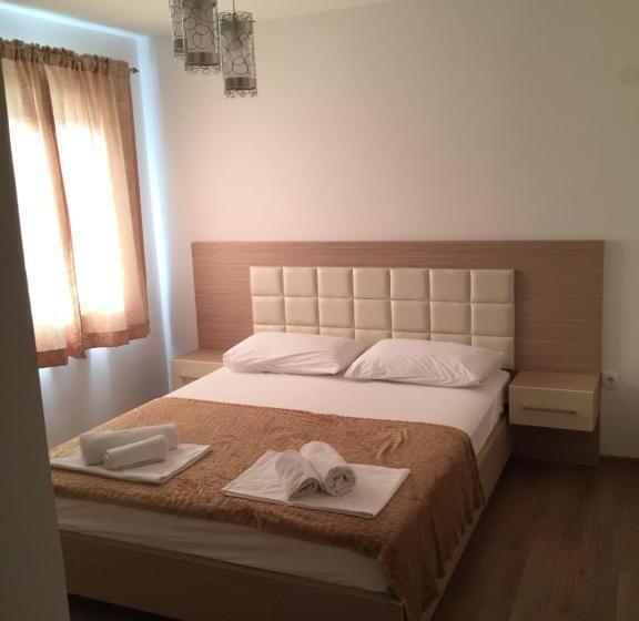 آپارتمان 2 خوابه با چشم‌انداز دریا, Apartments Cungu