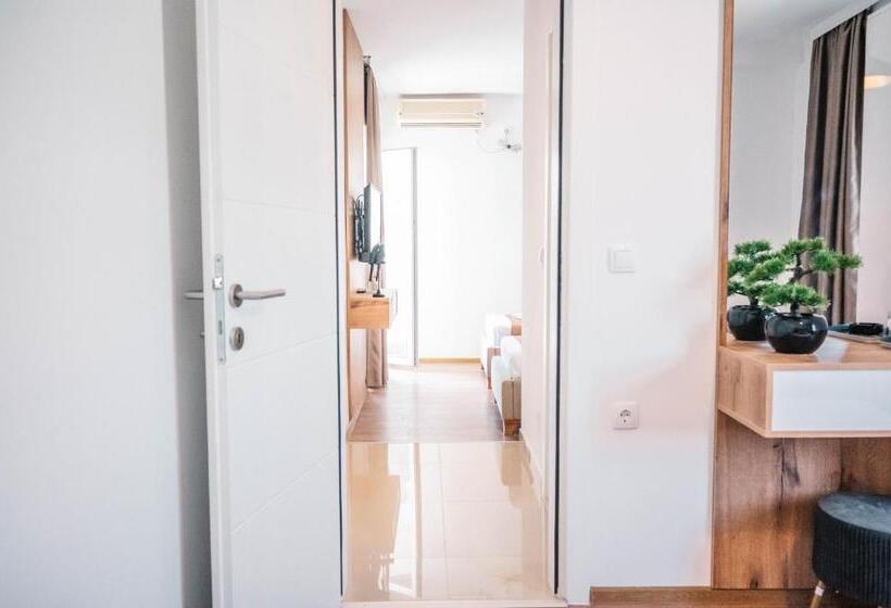 آپارتمان 2 خوابه با چشم‌انداز دریا, Apartments Cungu