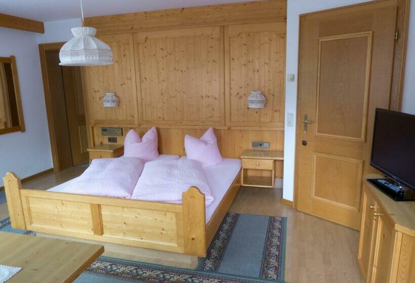 Номер Стандарт, Haus Dorfplatz