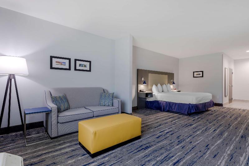 اتاق استاندارد با چشم‌انداز استخر, Pennapa Chalet