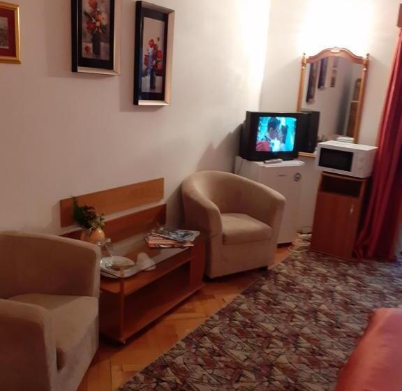 Номер Стандарт, Pensiunea Floare De Colt