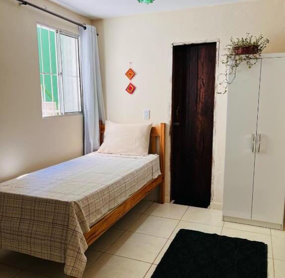 غرفة أساسية ثلاثية, Multiverso Hostel