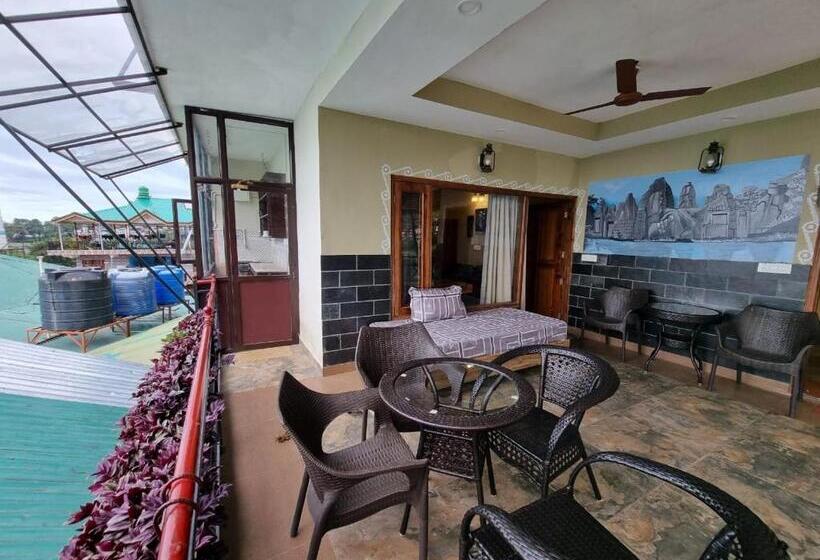 סוויטה משפחתית, Nandini Villa