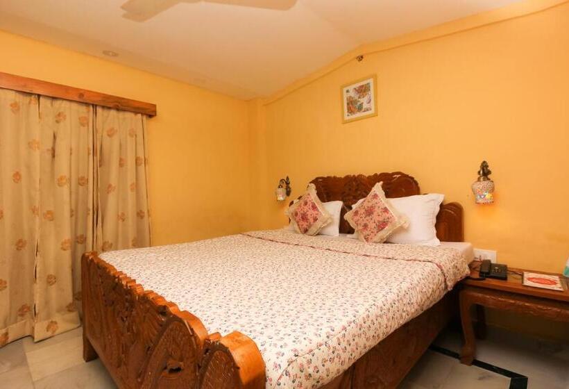 חדר אקונומי, Nandini Villa