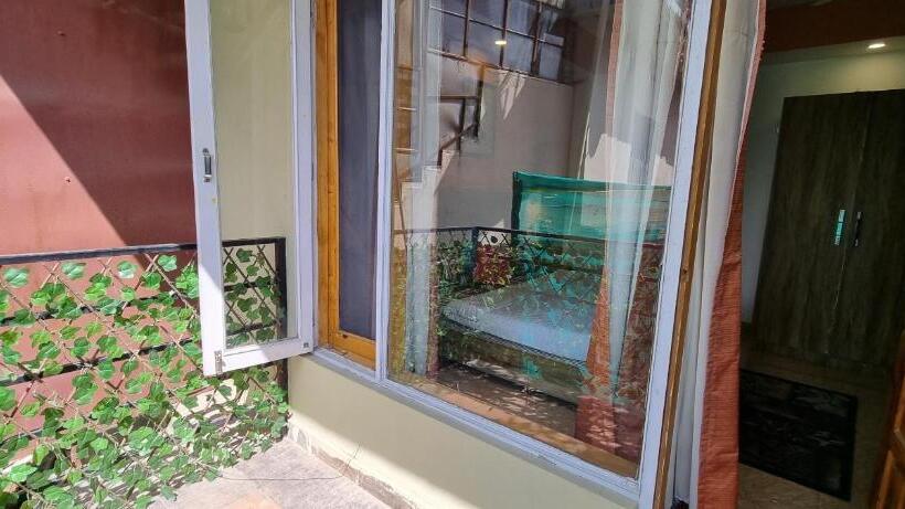 חדר דלוקס, Nandini Villa