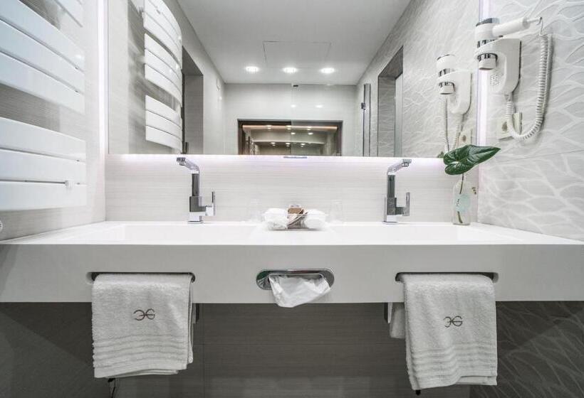 سوییت جونیور با بالکن, Eden Garden Spa
