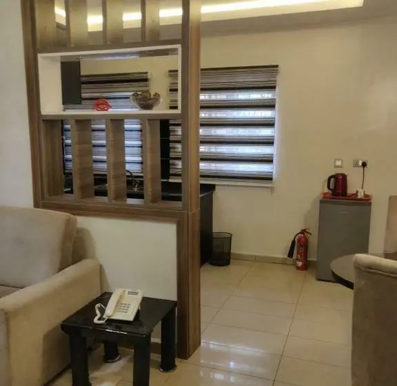 آپارتمان 1 خوابه, Events & Suites