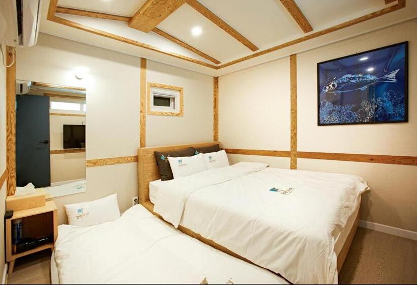 디럭스 룸, Geonmaek Stay