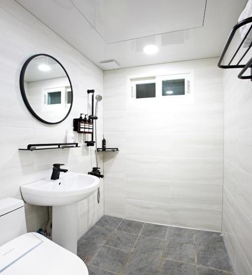 디럭스 룸, Geonmaek Stay