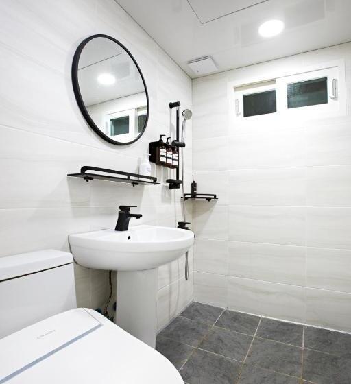 디럭스 룸, Geonmaek Stay