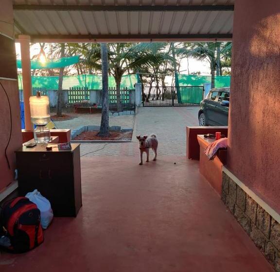 빌라 침실 1개, His Grace Sea View Cottages   Private Beach At Malpe