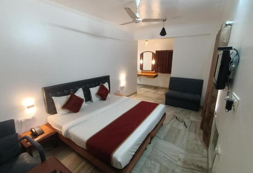 חדר דלוקס, Raja