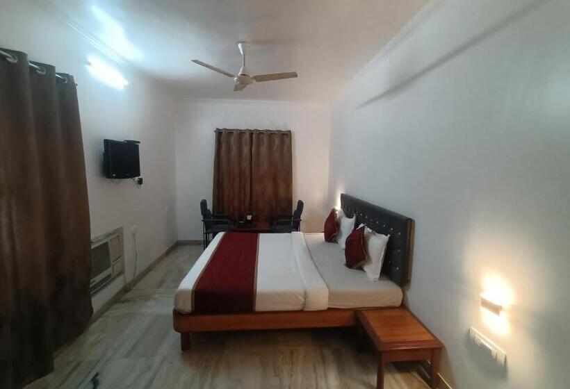 חדר דלוקס, Raja