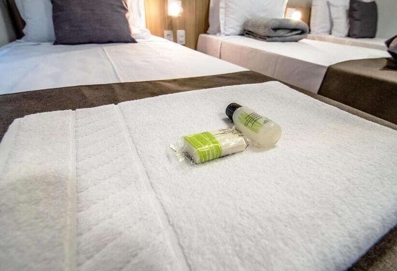 חדר סופריור לשלושה, Santa Cruz