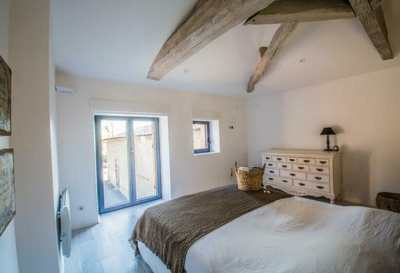 Номер Стандарт, La Grange Du Cleray