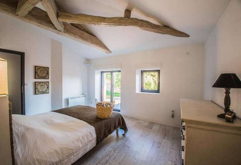 Номер Стандарт, La Grange Du Cleray