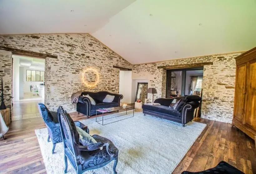 デラックスルーム, La Grange Du Cleray