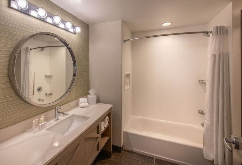 带2个双人床的标准工作室, Courtyard By Marriott Jekyll Island