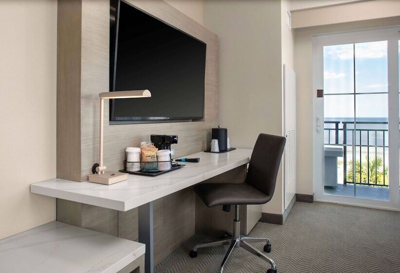 带海景的带双人床的标准间, Courtyard By Marriott Jekyll Island