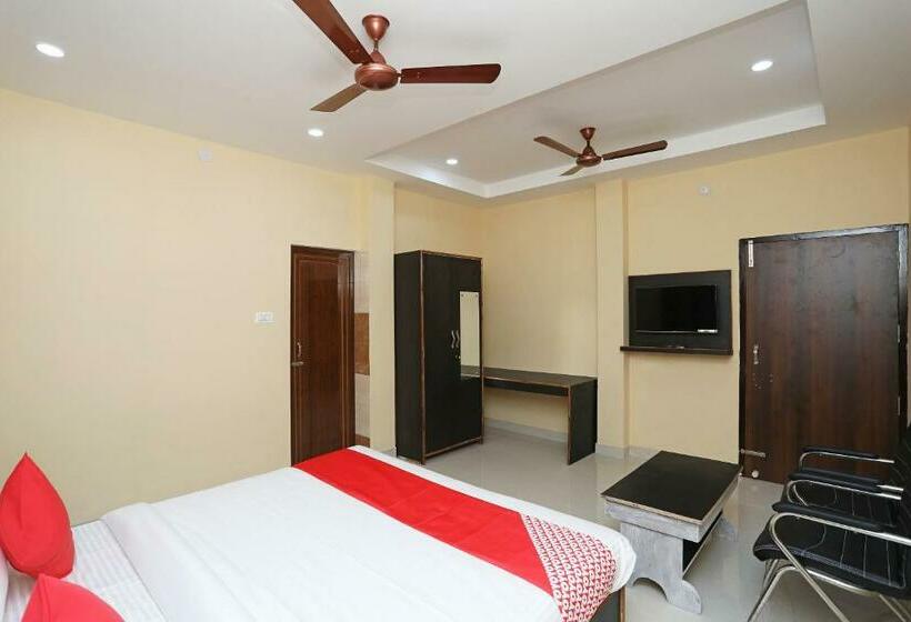 Klassiskt Trippelrum, Archie Oasis