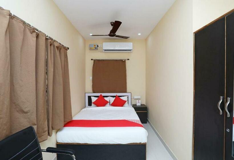 Klassiskt Trippelrum, Archie Oasis