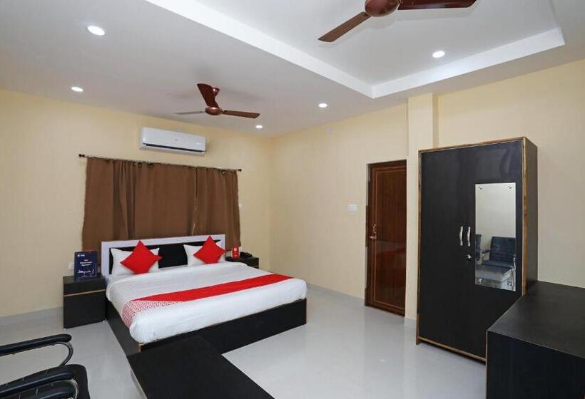 Klassiskt Trippelrum, Archie Oasis