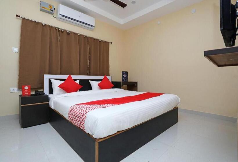 Klassiskt Trippelrum, Archie Oasis