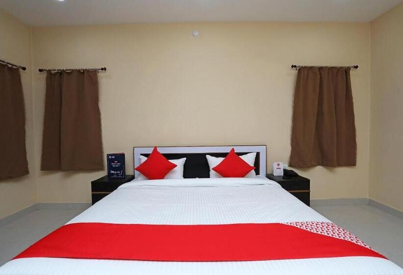 Klassiskt Trippelrum, Archie Oasis