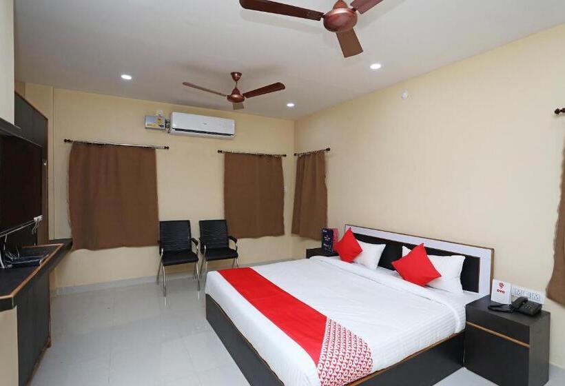 Klassiskt Trippelrum, Archie Oasis