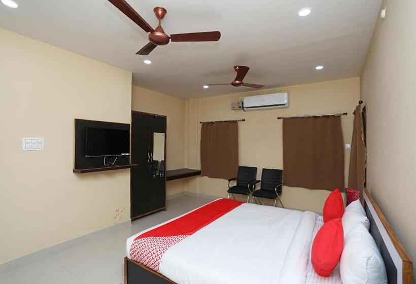 Klassiskt Trippelrum, Archie Oasis