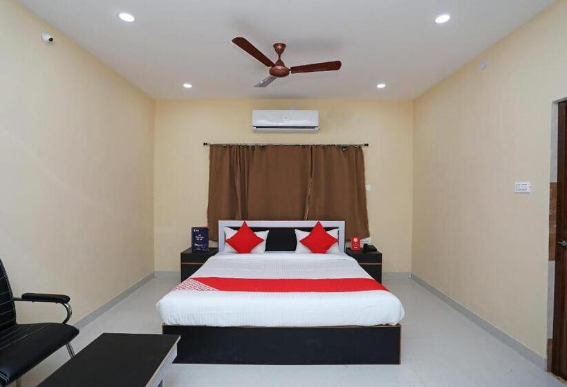 Klassiskt Trippelrum, Archie Oasis