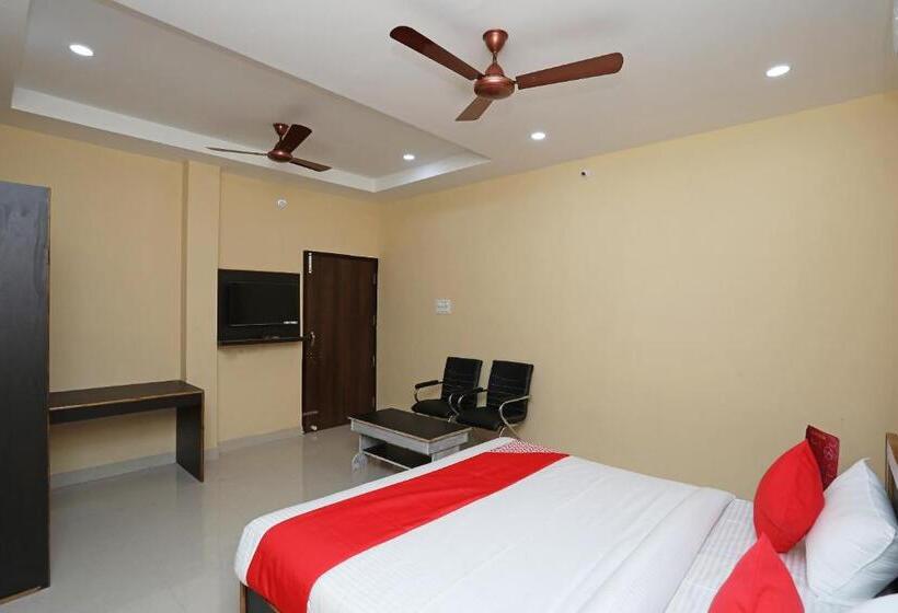 Klassiskt Trippelrum, Archie Oasis